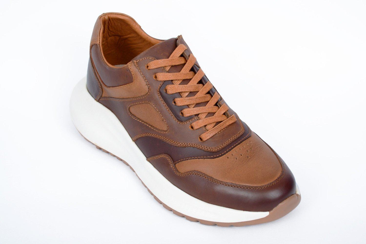 Tenis de cuero Hampton Miel de Santo, vista tres cuartos